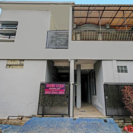 Oyo Life 91592 Aaliya Guest House Syariah Lebakwangi Εξωτερικό φωτογραφία
