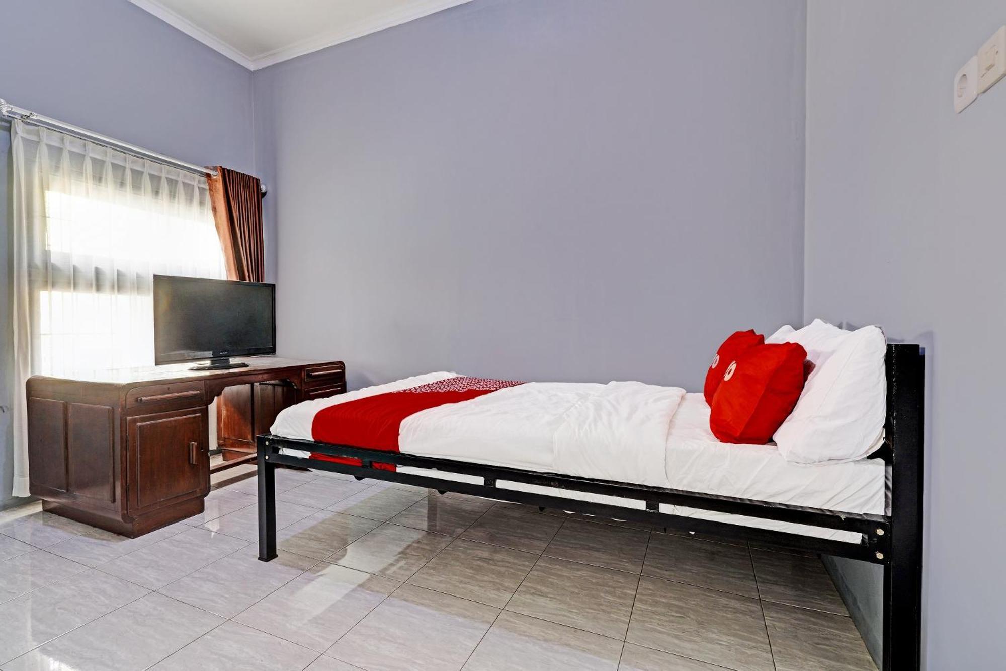 Oyo Life 91592 Aaliya Guest House Syariah Lebakwangi Εξωτερικό φωτογραφία